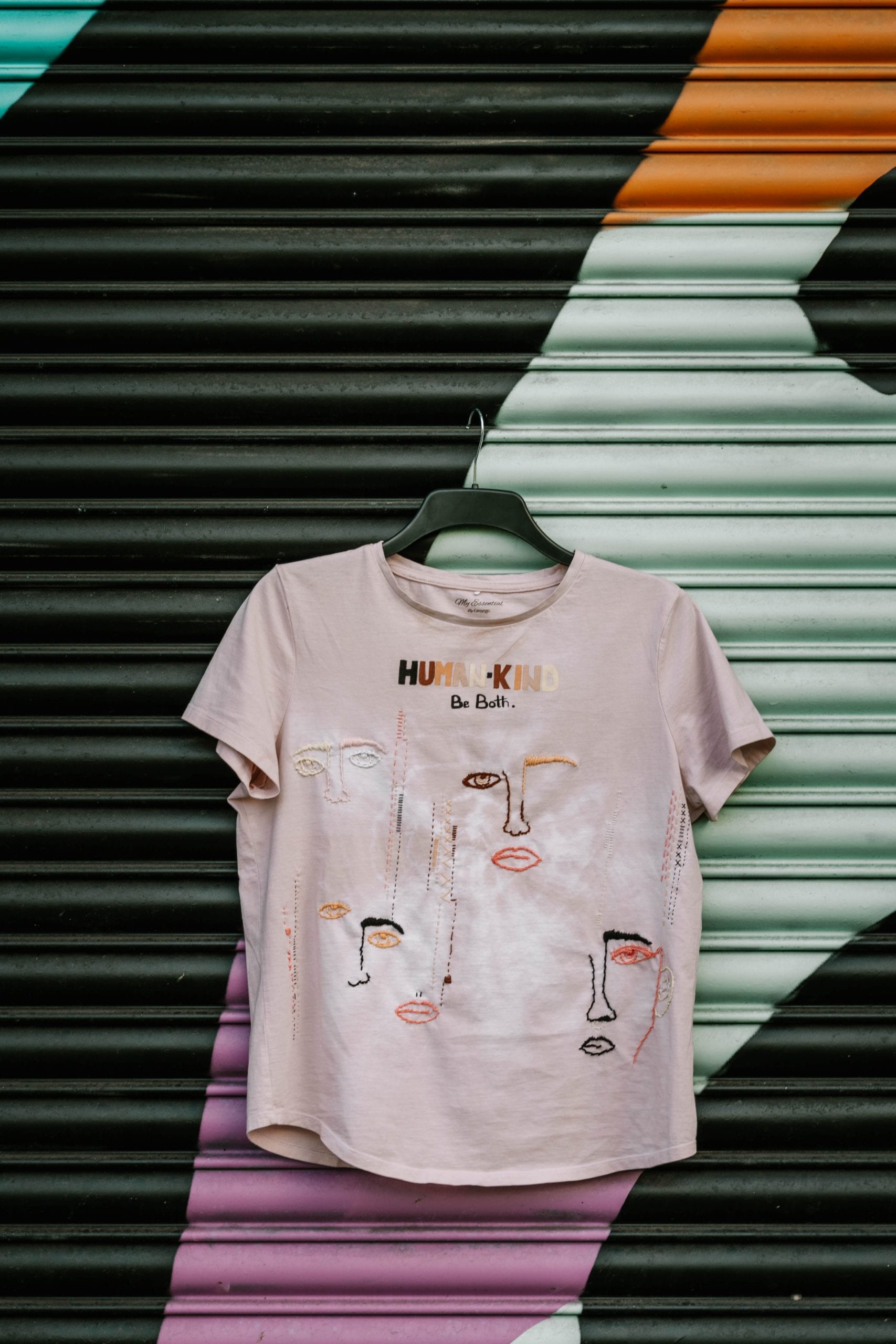 photo-1593980305574-77a4b3080e89